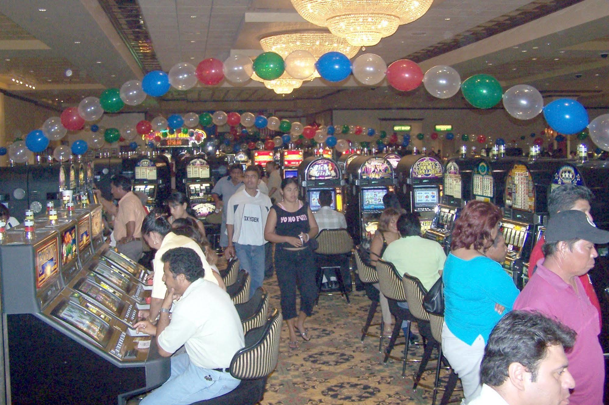 Las Vegas Hotel & Casino Corozal Exterior photo